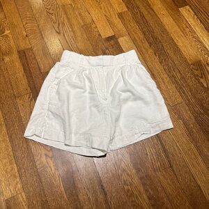 A&F White Linen Tailored linen-blend short